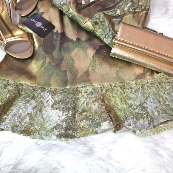 ★CLEARANCE★NWT Gorgeous Lace Dress—PRICE is FIRM - Picture 4 of 8